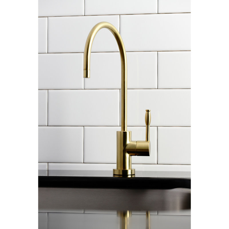 Robinet de filtration d'eau 1 trou à fixation sur le comptoir Kingston Brass, Laiton satiné