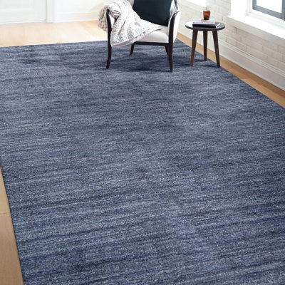 Tapis bleu marine de haute qualité noué à la main