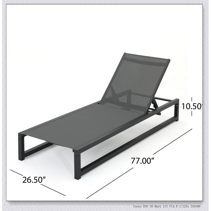 CHAISE LUNGE