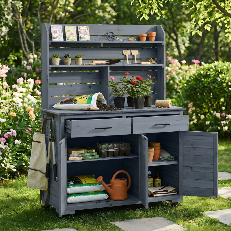 Grand banc de rempotage de jardin de 65 po de hauteur avec roues verrouillables et armoire de rangement, chariot de préparation pour îlot de cuisine d'extérieur en bois avec huche, tiroirs et tablettes de retrait pour griller
