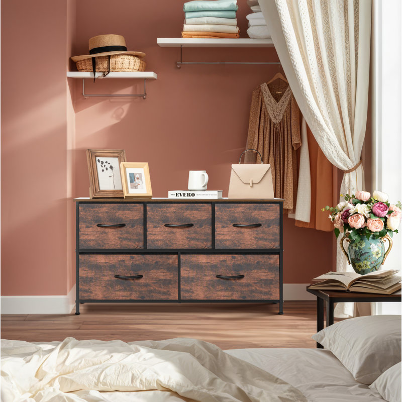 Commode à tiroirs