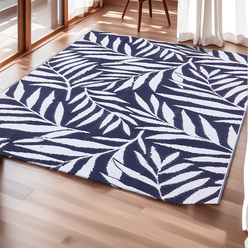 Outdoor Rug With Leaf Pattern, Rectangle 5' x 8'