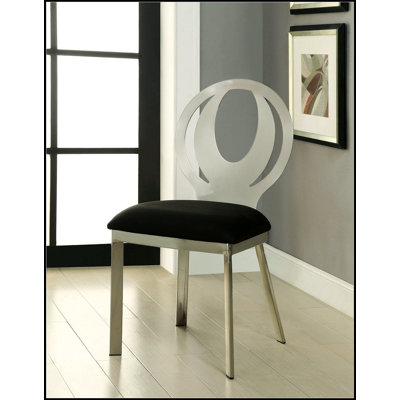 Chaises de salle à manger en métal argenté de style contemporain avec coussins en microfibre noire et dossier ovale pour plus de confort et d'élégance