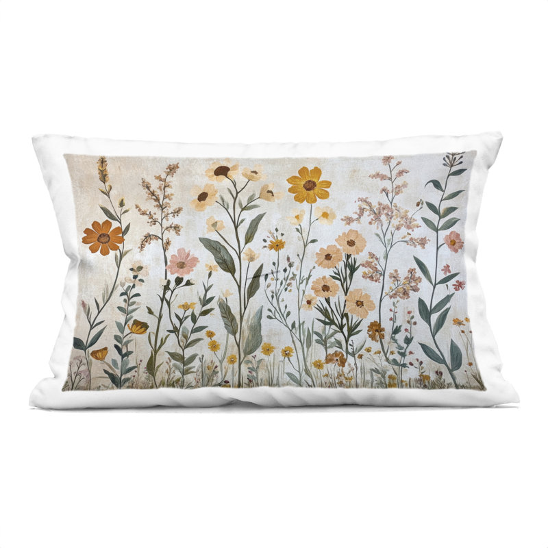 Coussin décoratif imprimé "Growing Tall Wildflowers" par Petal Prints Design