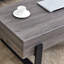 Table basse grise avec sections en métal noir - Design simple pour différents endroits