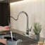 Robinet de cuisine moderne sans contact-112485393