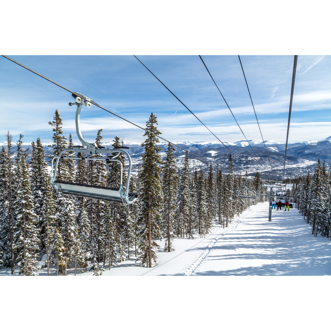 Skisessellift in Breckenridge von Onfokus - Set ohne Rahmen auf Leinwand