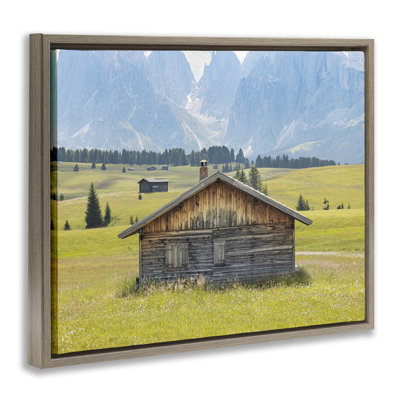 «Cabin Beneath Mountain Peaks», art mural encadré sur toile flottante, design par ERIN MARIE