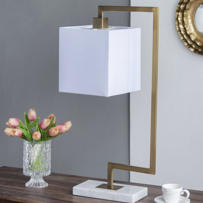 Lampe de table moderne au design minimaliste