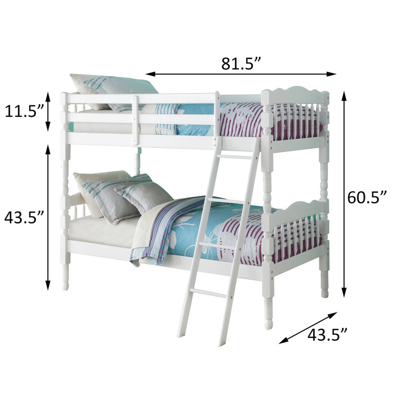 Lit simple superposé au-dessus de la chambre à coucher en blanc, rehausse la disposition de la pièce avec une conception équipée pour une utilisation