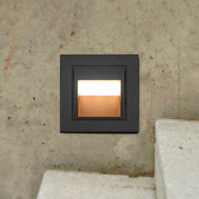 3.5-in Modern Low-Voltage 2-Watt ETL Certified Integrated LED Outdoor Steps Light
