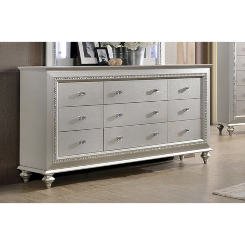 Commode à finition champagne, Champagne