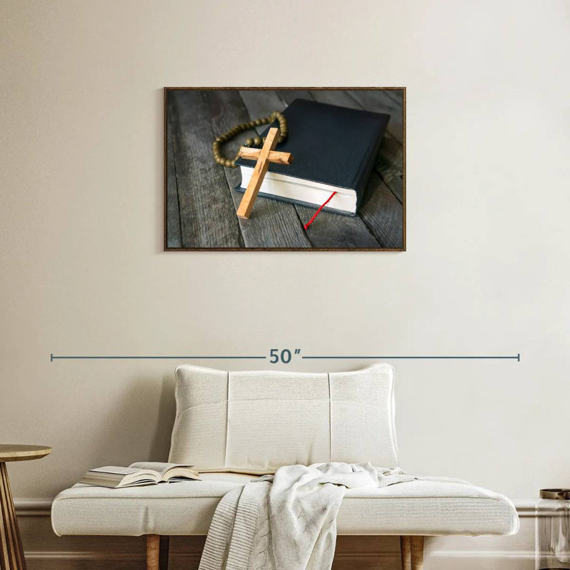 Croix en bois, Cadre flottant noyer, 31 po x 21 po