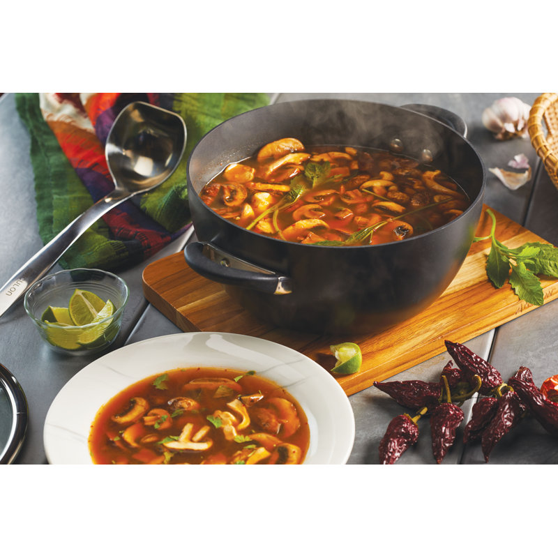 Circulon Symmetry Hard-Anodized Nonstick 5.5-Quart Casserole with Lid, Black