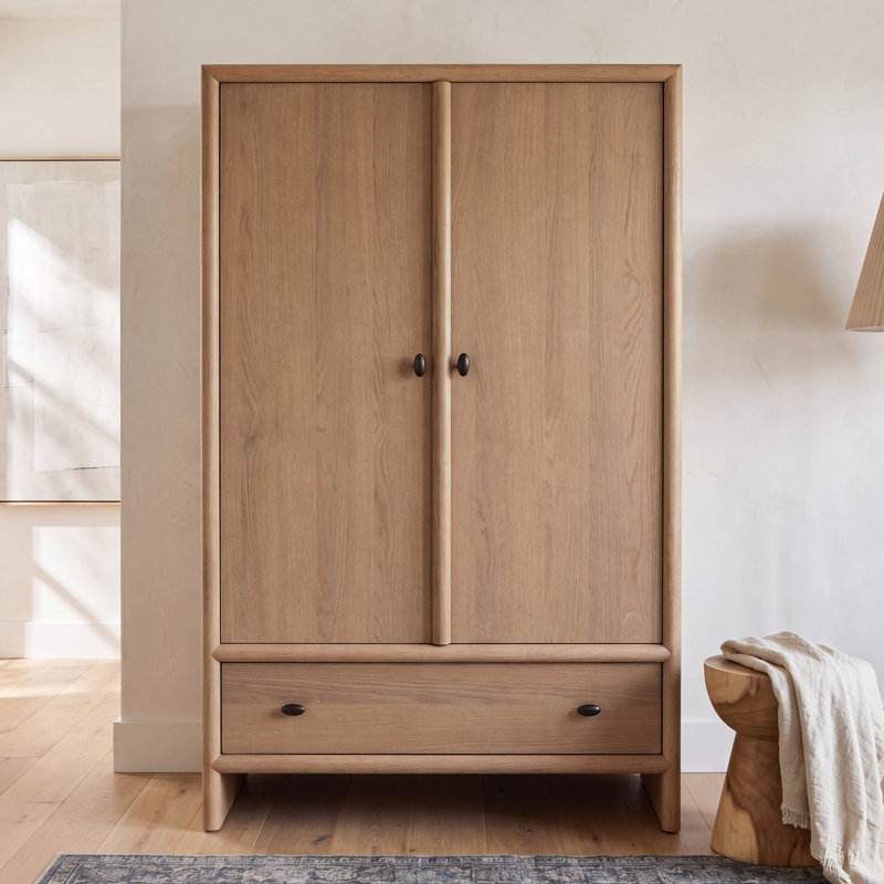 Analisa Armoire