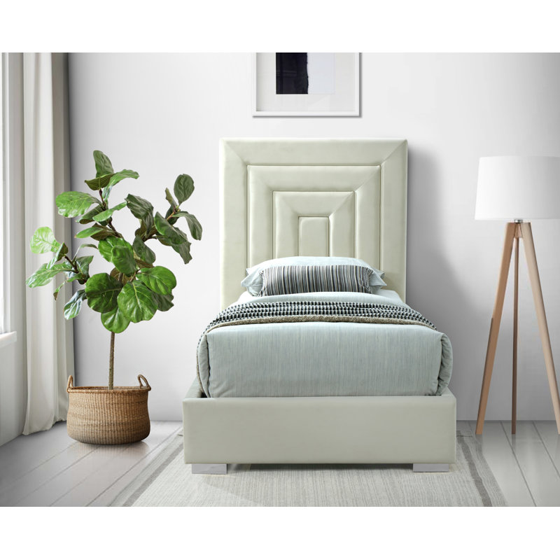 Lit plateforme tapissier Nora, Velours crème, Simple