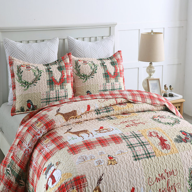 Queen Red Microfiber Christmas Quilt Set with Pillow Shams