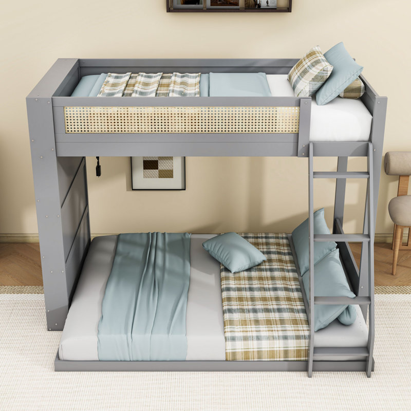 Lit superposé simple au dessus d'un lit double en bois avec tablettes et éclairage DEL, Gris