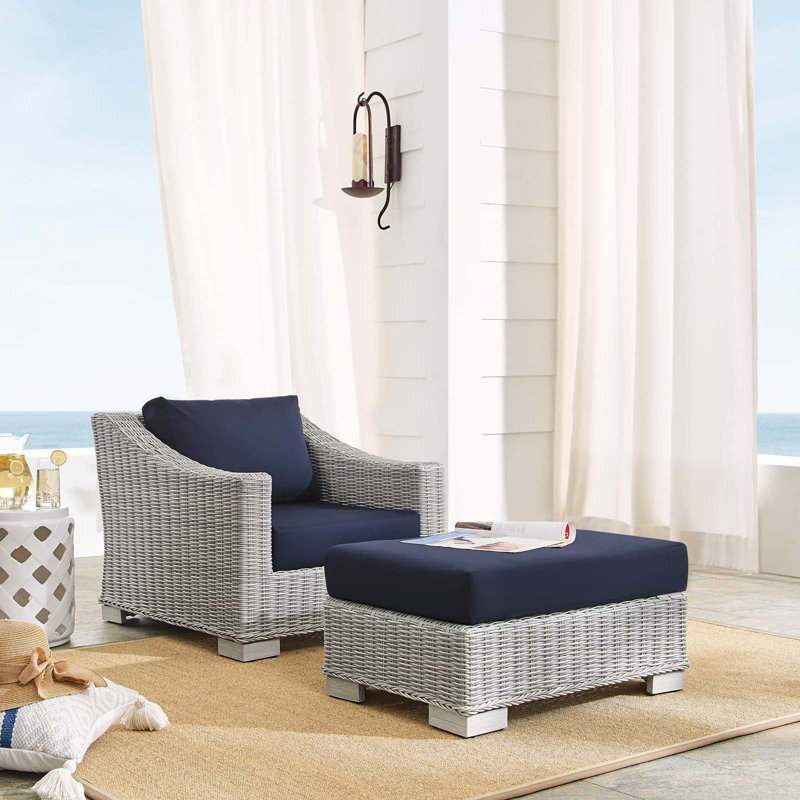 Ensemble de fauteuil d'extérieur en rotin 2 pièces avec repose-pieds Conway Sunbrella, Sunbrella® bleu marine