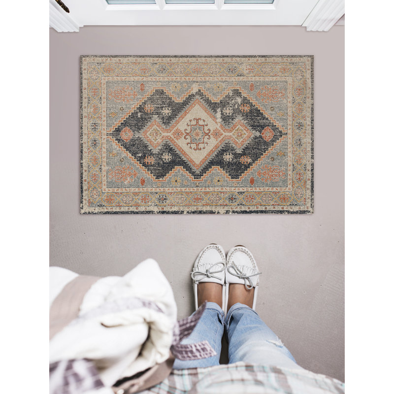 Ambrah Oriental Indoor Rug, Rectangle 2' x 3'