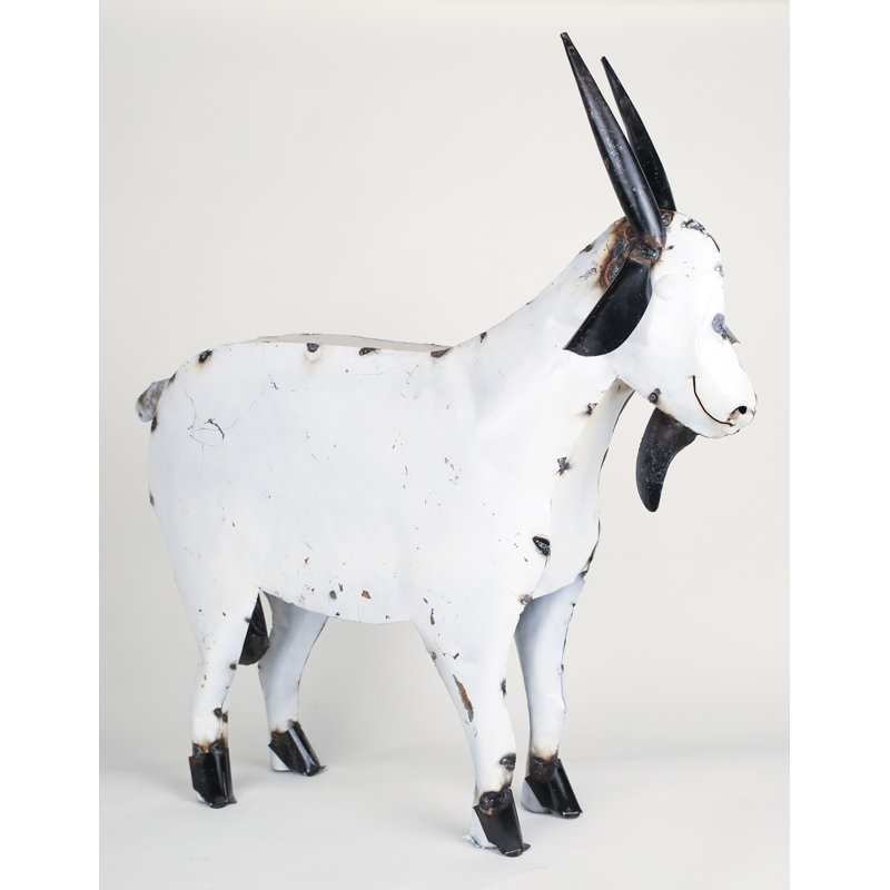 Grande statue de chèvre en métal recyclé