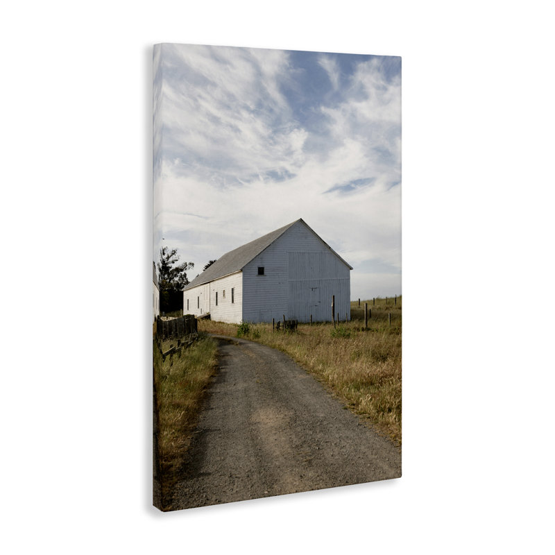  Art mural sur toile "Recred Road to Barn" par Crystal Lynn Collins, H 30 po x l 20 po