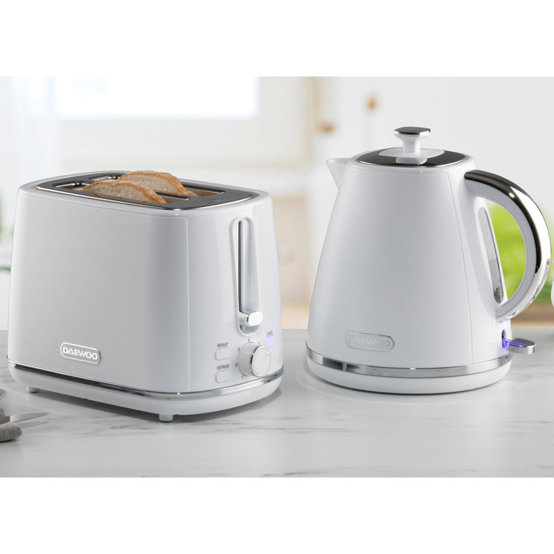 Daewoo Stirling 1.7L Electric Tea Kettle, White