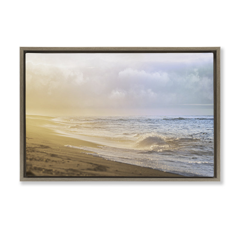 Cadre flottant doux au bord de la mer, design par Marcus Prime, Montalcino orme flottant encadré, H 21 po x l 31 po