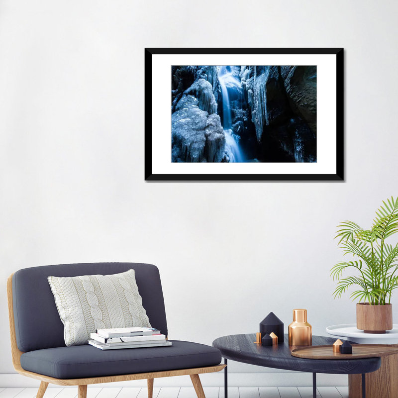 Reproduction d'art graphique sur toile tendue, H 24 po x l 32 po x P 1 po, Papier avec cadre noir, Blanc