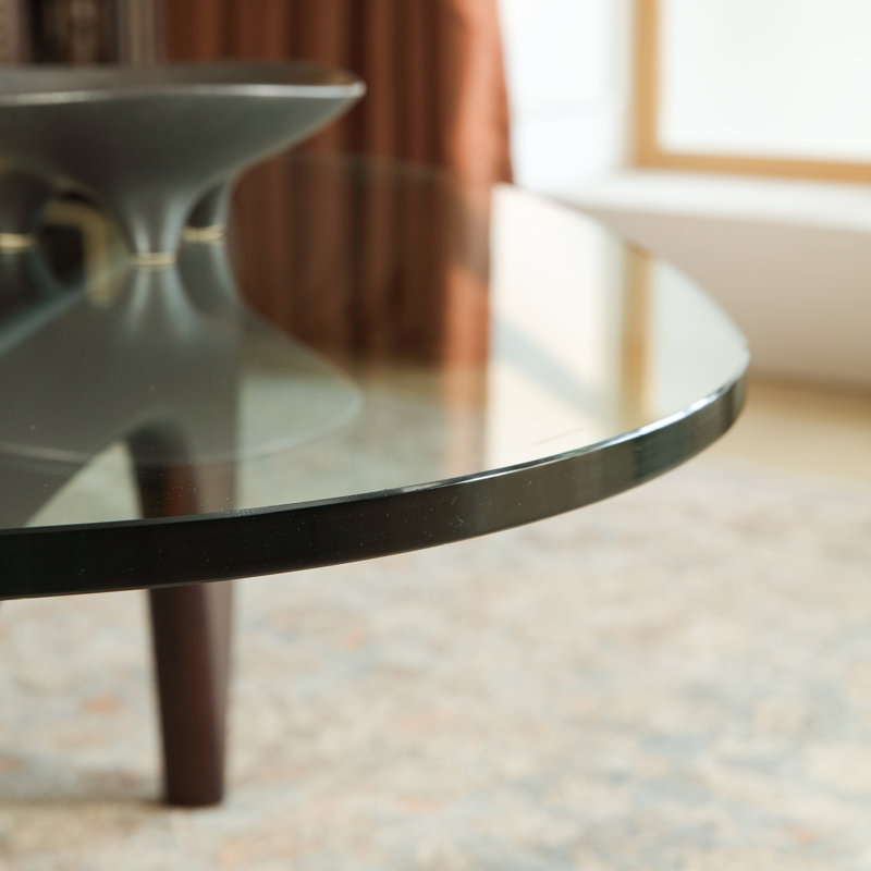 Table basse Triangle, Noyer, H 16 po x L 41 po x l 26 po