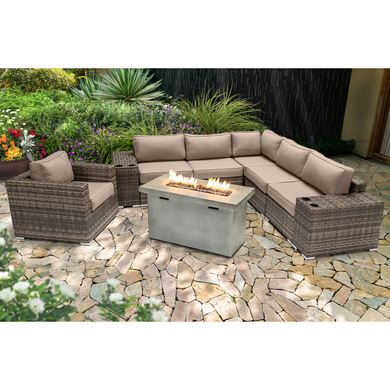 Ensemble de conversation modulaire 9 pièces avec coussins Sunbrella et foyer Lsi, Sunbrella beige