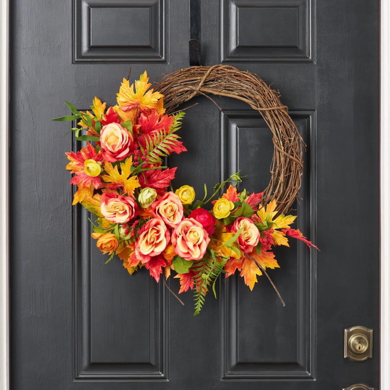 Couronne d'érable - Rose flamme et renoncule d'automne mixte avec feuillage rouge jaune vert