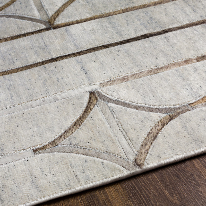 Iavor Indoor Rug, Rectangle 5' x 7'6"