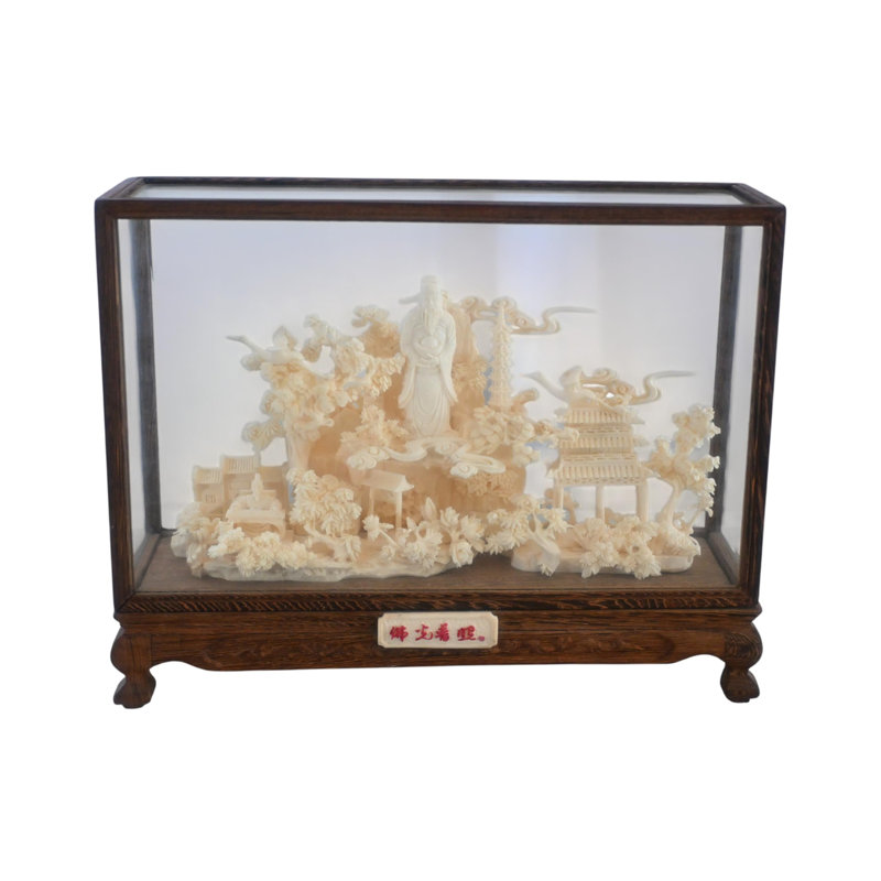 Paysage chinois en résine sculptée dans un étui en bois 12 po x 4 po x H 9 po