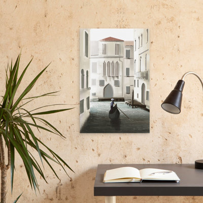Venice Moment - Architecture bateaux noirs, art brun
