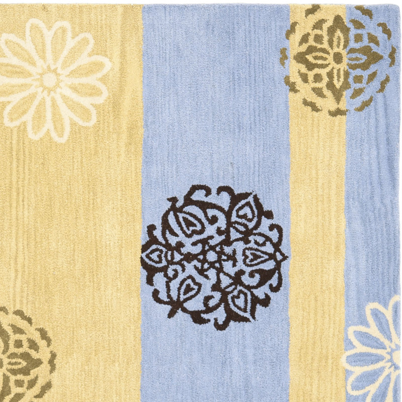 Colette Soho Hand Tufted Wool & Viscose Pile Floral Rug, Rectangle 2' x 3'