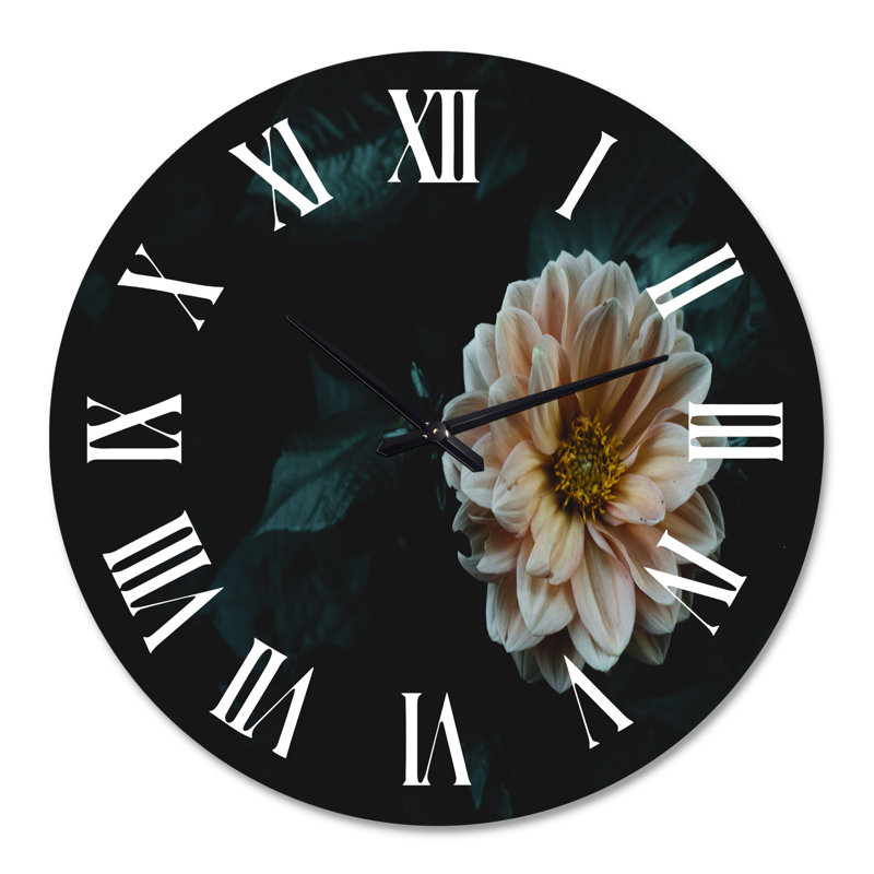 Blooming Yellow Flower In Evening Garden - Horloge murale traditionnelle, Grand