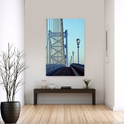 Passerelle vide sur le pont Benjamin Franklin construit en 1923 au-dessus de la rivière Delaware, Philadelphie, Pennsylvanie, États-Unis, art dramatique classique rétro de la ville