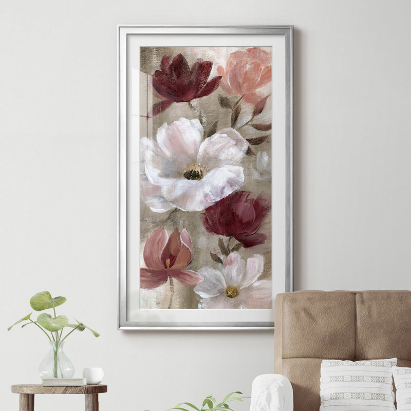 Transient Garden Reds I - Cadre photo, reproduction d'art sur papier, H 22,5 po x l 42,5 po x P 1,5 po, Encadrement argenté