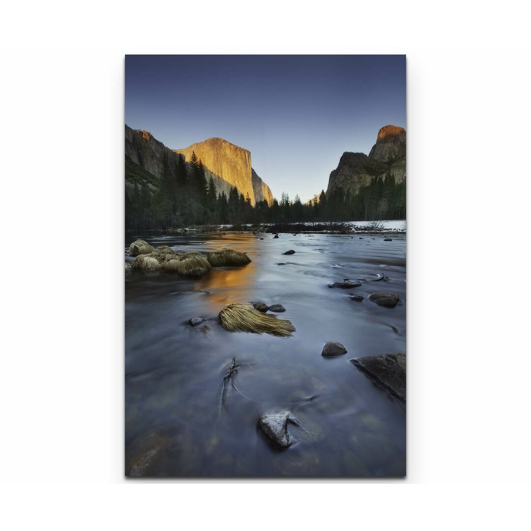 Leinwandbild See mit Steilwand im Yosemite-Nationalpark