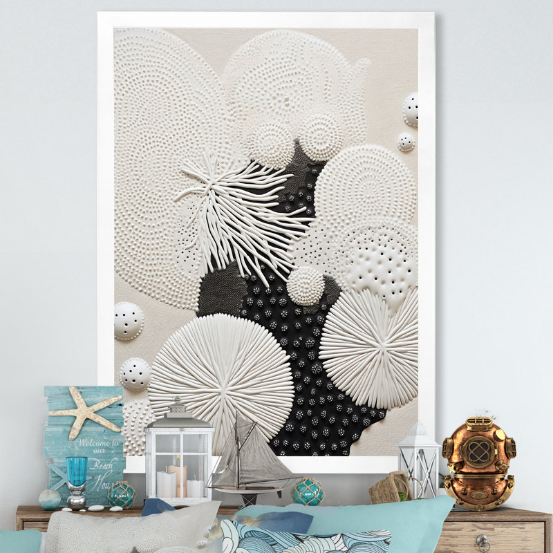 Gris abstrait coraux III sur toile, Cadre simple blanc, H 32 po x l 24 po x P 1 po