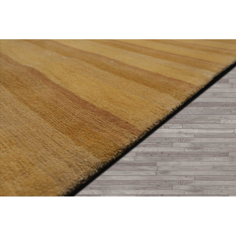 Tapis doré unique 6 pi x 8 pi 11 po Camryne