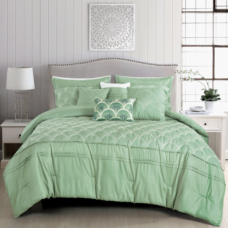 Ensemble d'édredon 7 pièces avec motif brodé, microfibre douce, 100% polyester, collection de literie toutes saisons