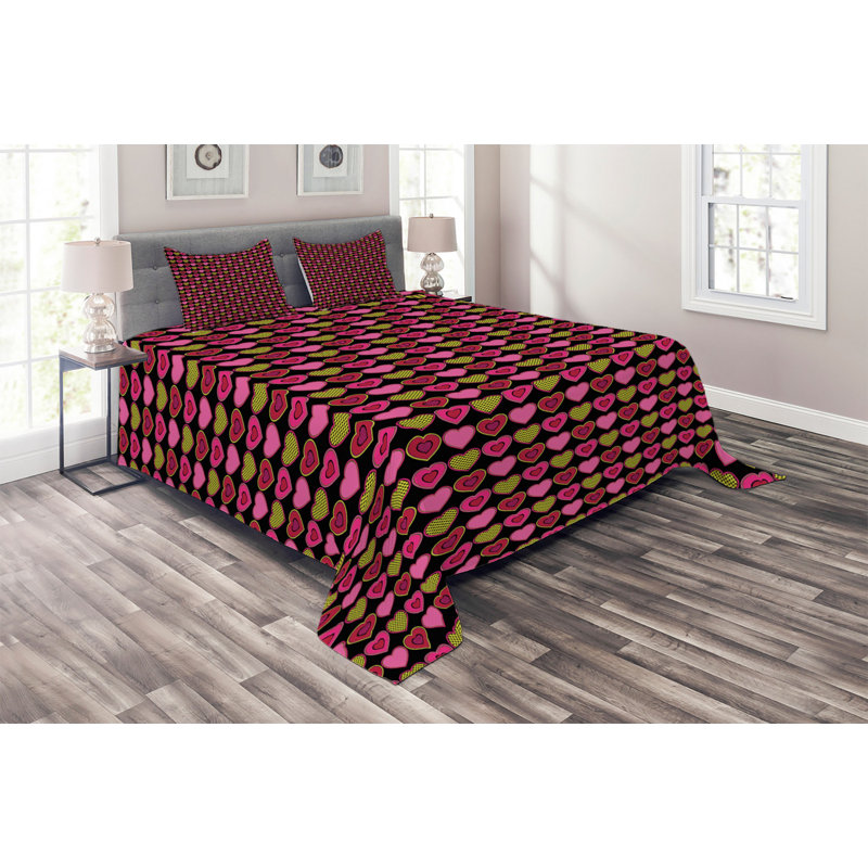Eclectic Polyester Geometric Shapes Coverlet, Queen Bedspread + 2 King Shams, Black/Pink Geometric Shapes