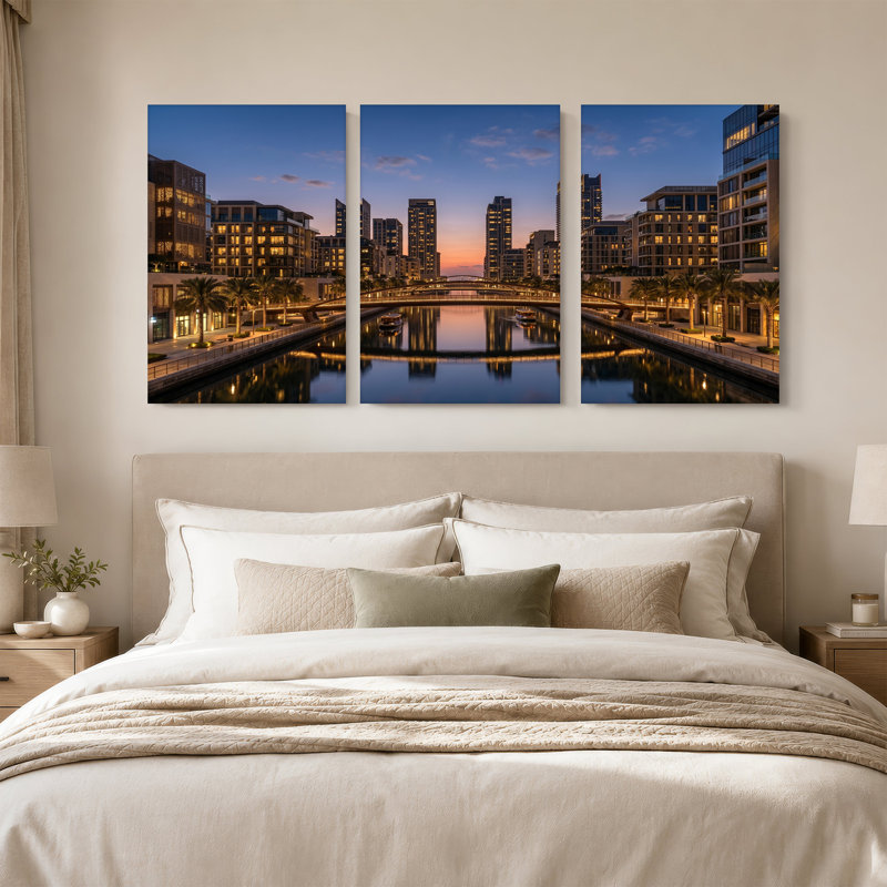 «Modern Canal City at Dusk with Palm Trees», ensemble de 3 impressions sur toile, 36"H x 24"W x 3pcs
