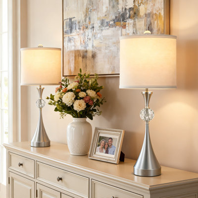 Ensemble de 2 lampes de table 26 po en métal argenté avec accents en cristal, ports USB et 3 lumières à intensité variable pour la chambre à coucher, le salon ou le vestibule