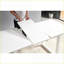 Table basse extensible blanche avec plateau carré en panneau de fibres à densité moyenne et pieds en métal, facile à nettoyer et peu encombrante pour le salon