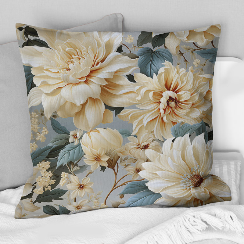 Coussin décoratif à imprimé floral beige et pivoines élégantes II, H 16 po x l 16 po