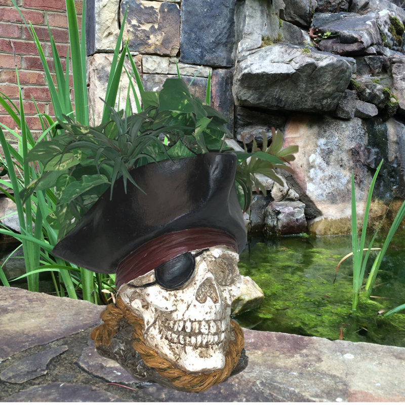 Statue de jardin avec chapeau de crâne de pirate Life's a Beach
