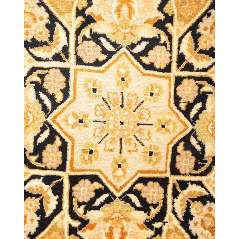 Classic One-of-a-Kind 6' 2" X 9' 2" Hand Knotted Area Rug